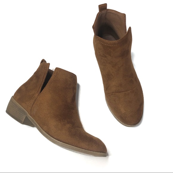 Journee Collection Shoes | Journee Collection Rimi Bootie Tan Faux Suede | Color: Brown/Tan | Size: 7 | Pm-52526102's Closet
